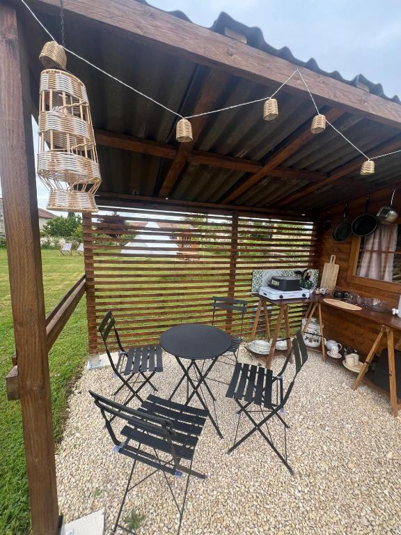 Cabane Feuille - Glamping on a vineyard - Wooden Cabin - Habitación Familiar De Lujo