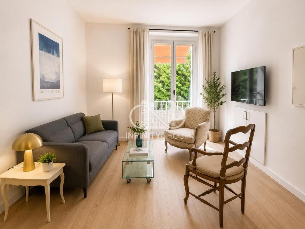Charme authentique au cœur du Vieil Antibes