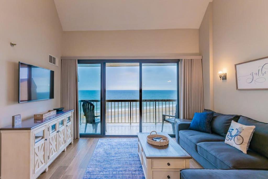Sea Colony oceanfront penthouse with basketball court hot tub pool tennis & more