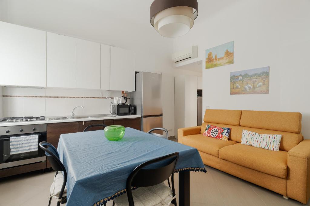 GuestHost - Comfy Flat Zara MM5 close to Isola