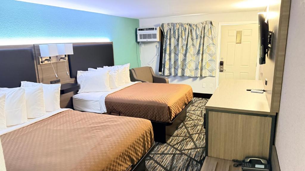 Cedar Hill Lodge - Ceders Standard Double Queen Room - Pet Friendly