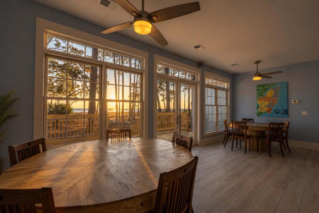 Daufuskie Oasis 6BR Family Home - Beachfront