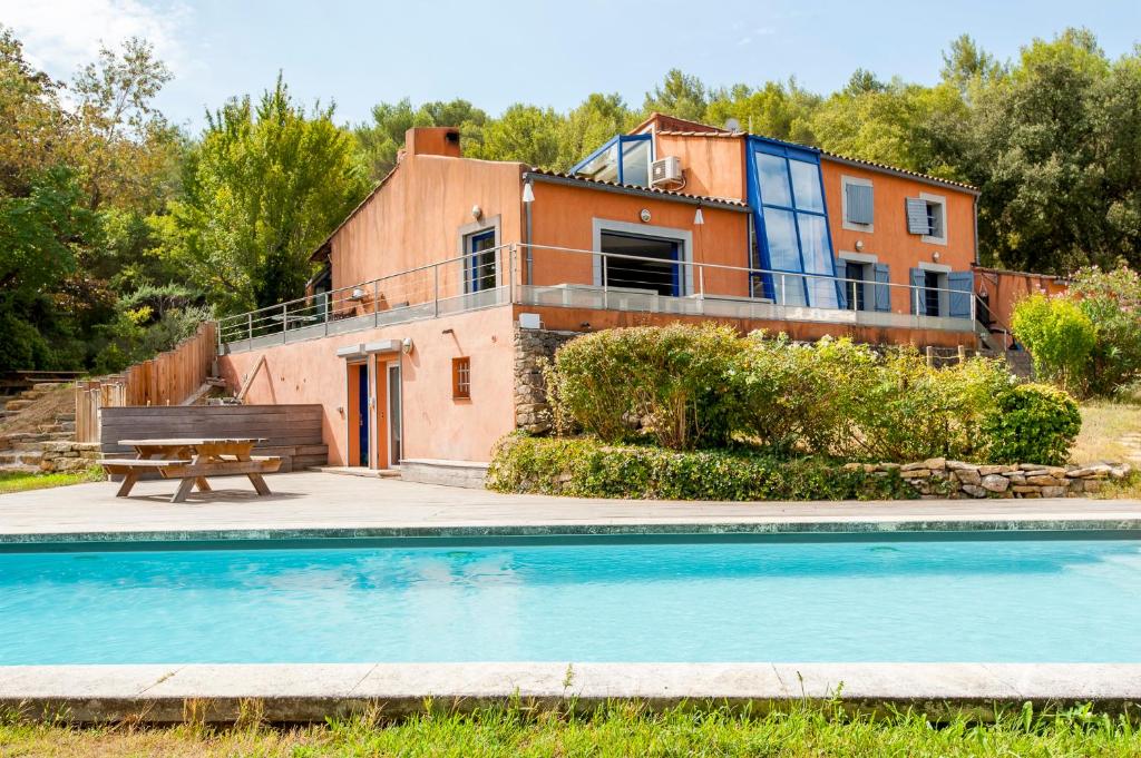 Architect's villa in AIX with pool, 11 beds 5 bedrooms