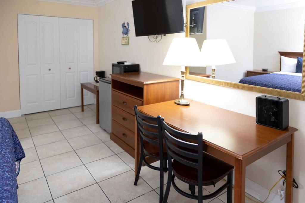 Palm Breeze Hotel photo