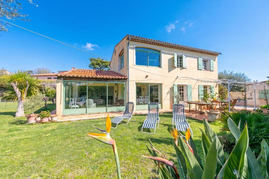 Maison Marine with Private Garden - Happy Rentals
