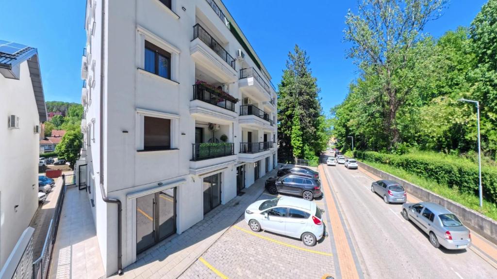 Apartmani Central 5 &amp; Free Parking 6