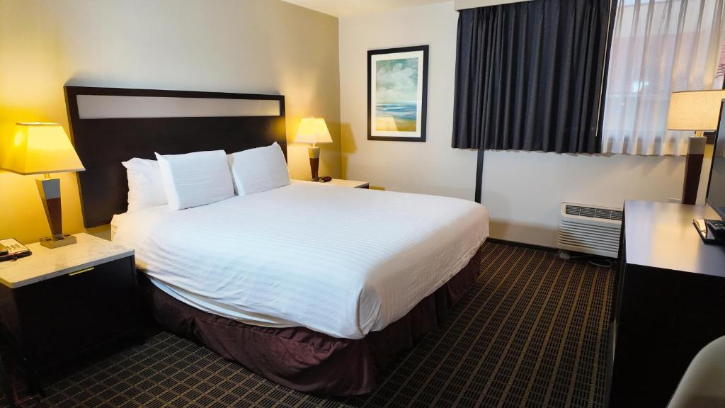 Alhambra Hotel - 