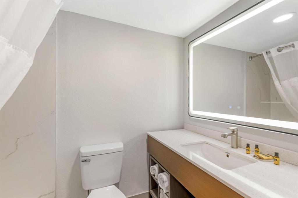 Best Western Plus Madison-Huntsville Hotel photo
