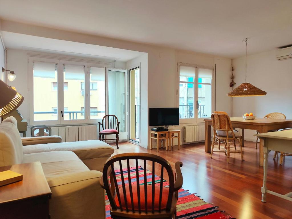 FS2 - Spacious 2 bedroom. Sarrià - Hospital Clinic