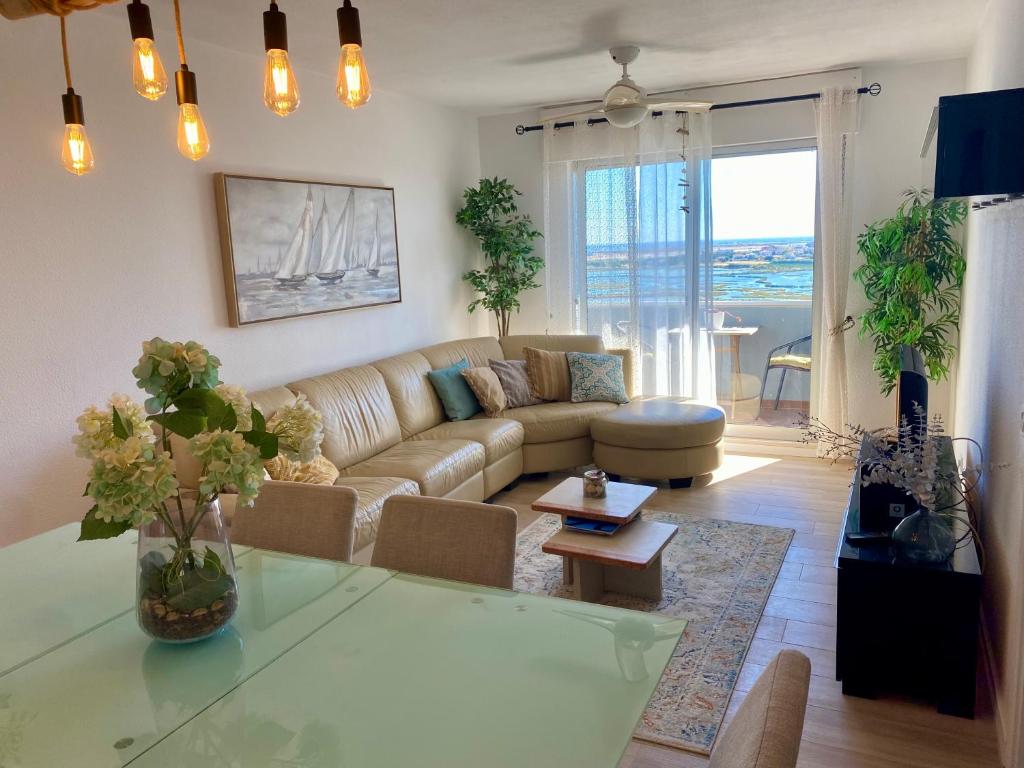 Sea View Apartment - Housity