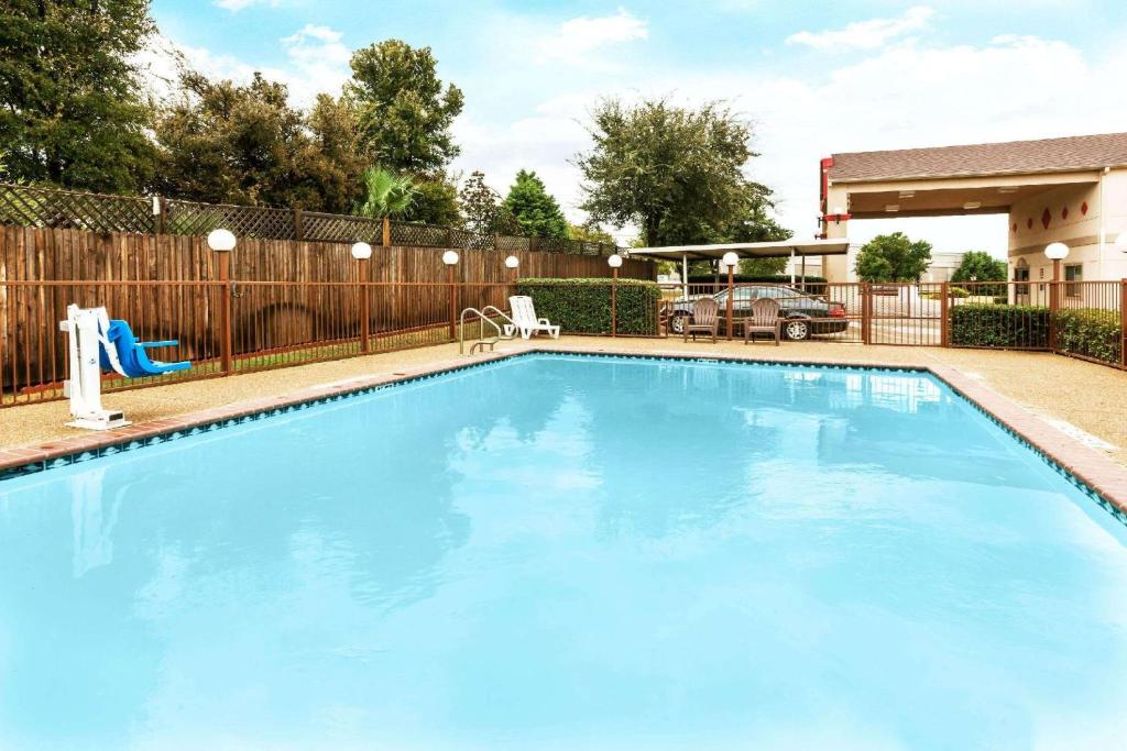 Highland Inn - Housity