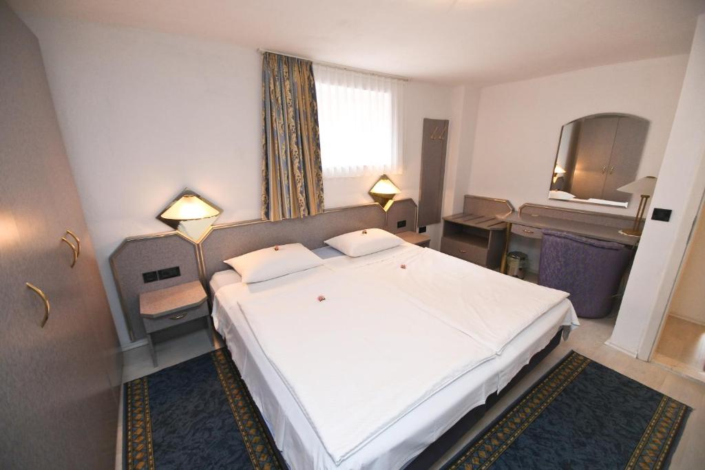 Apartments Villa Ana 1 - 9