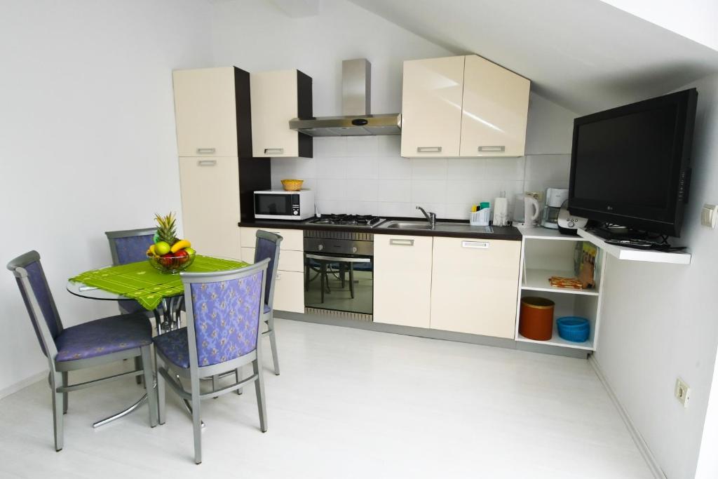 Apartments Villa Ana 1 - 15