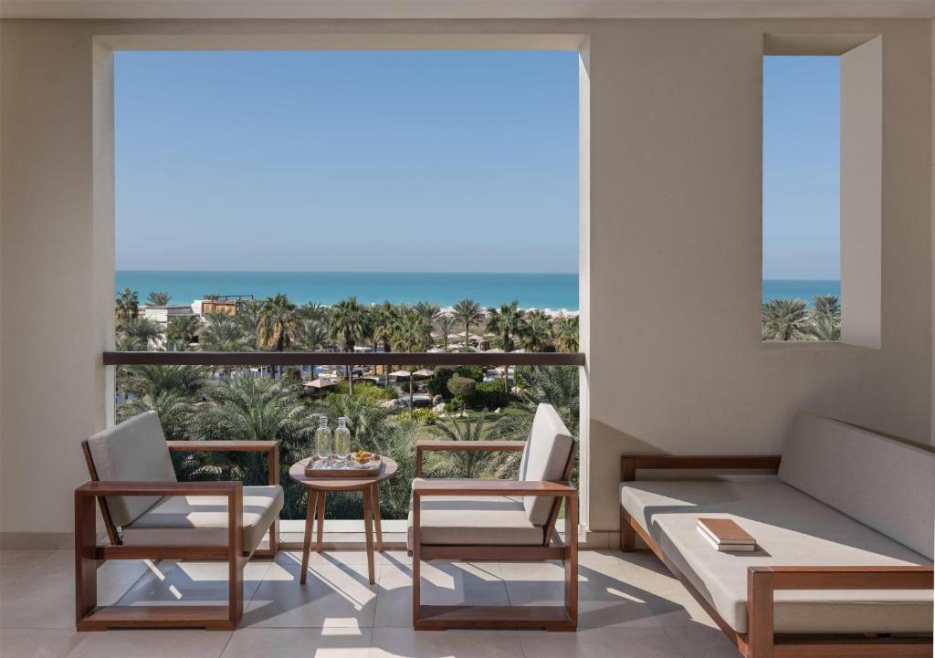 Park Hyatt Abu Dhabi Hotel and Villas photo 2