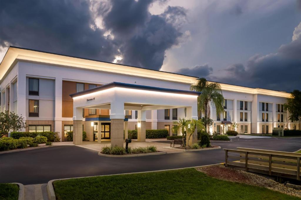 Hampton Inn Naples - I-75 photo