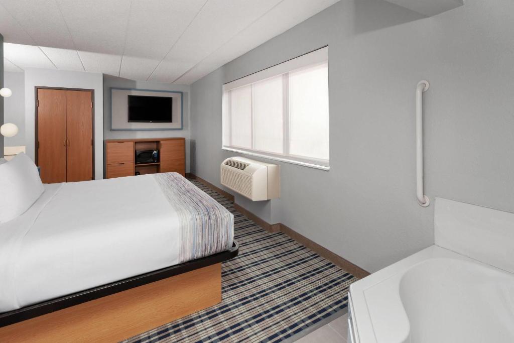 AmericInn by Wyndham Appleton North Little Chute - Deluxe King Suite Met 1 Slaapkamer - Niet-roken