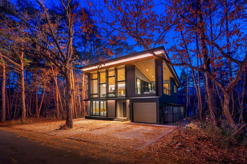 House of Hakuba by H of H