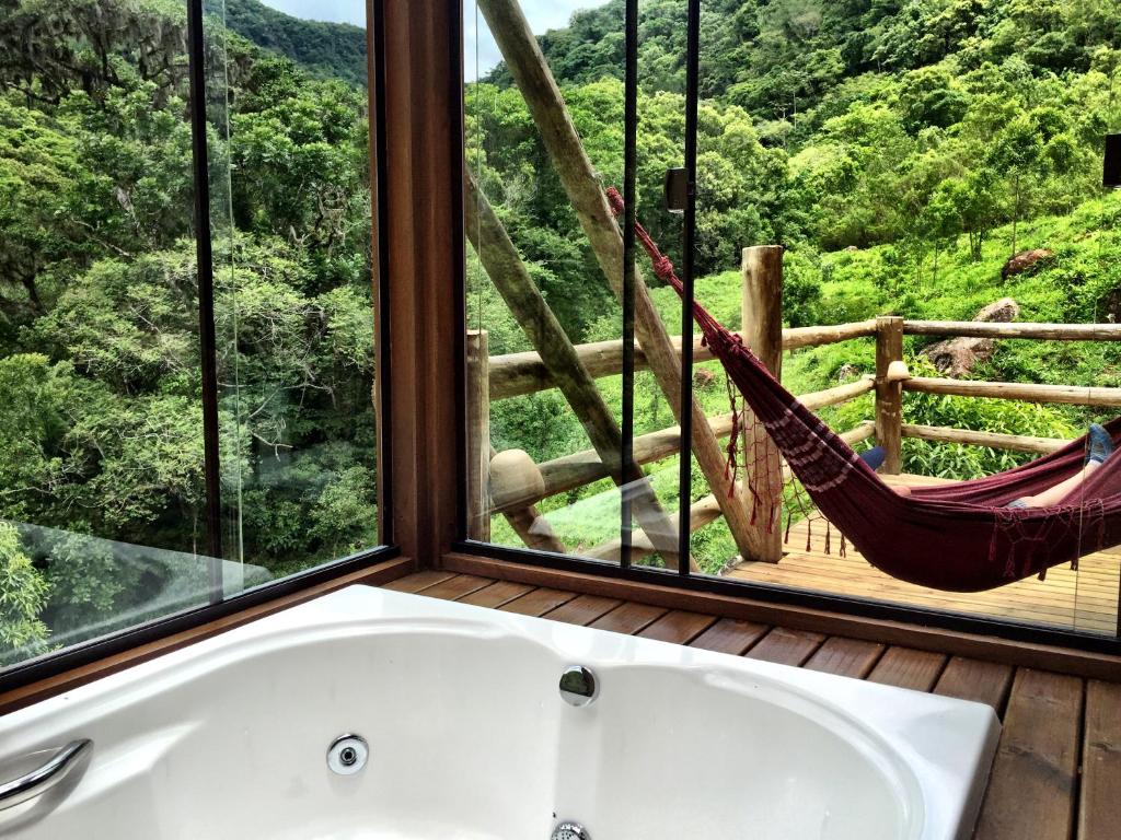  Cachoeira dos Borges Cabanas e Parque