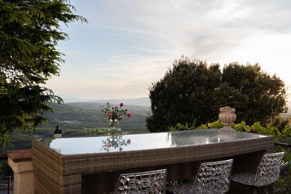 Casa Sole di Toscana 5 camere, terrazza panoramica, giardino e vasca idromassaggio - Housity