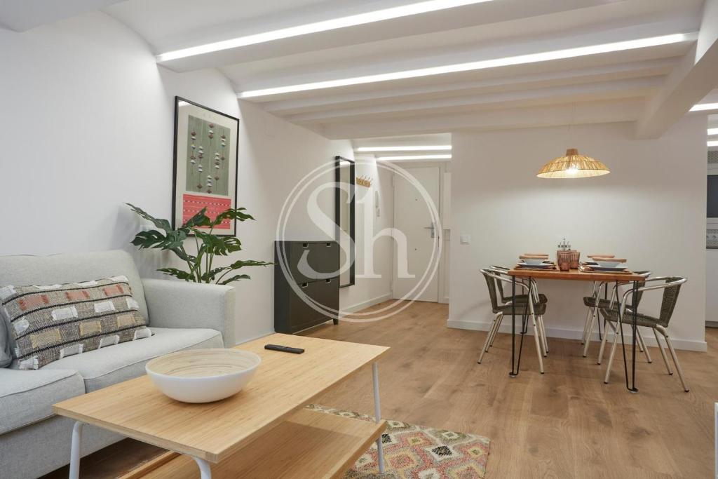 Stylish Eixample Apartment near Francesc Macià
