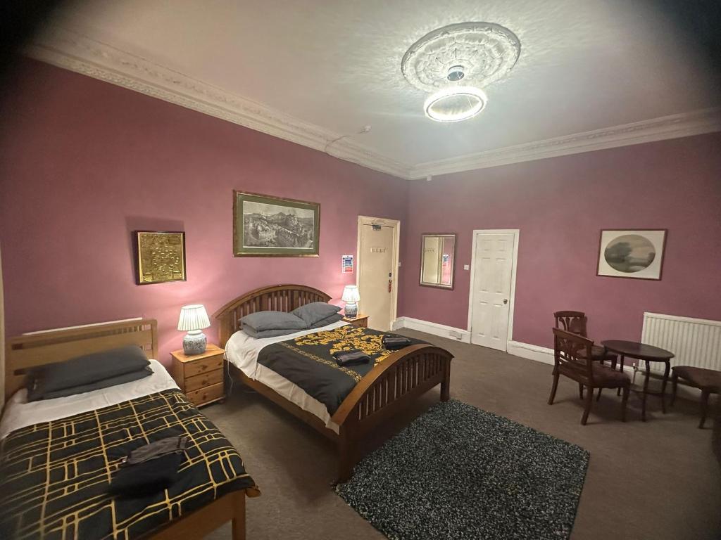 IVY- Braveheart Guest House - 