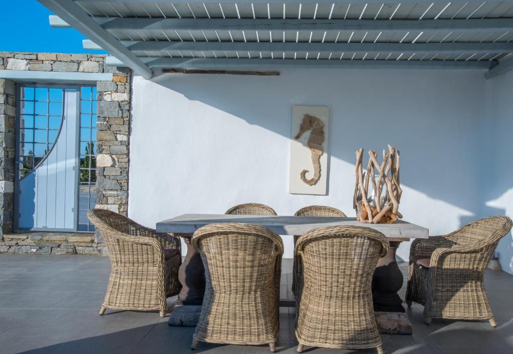 Posedenie v ubytovaní Aelia Hospitality Paros