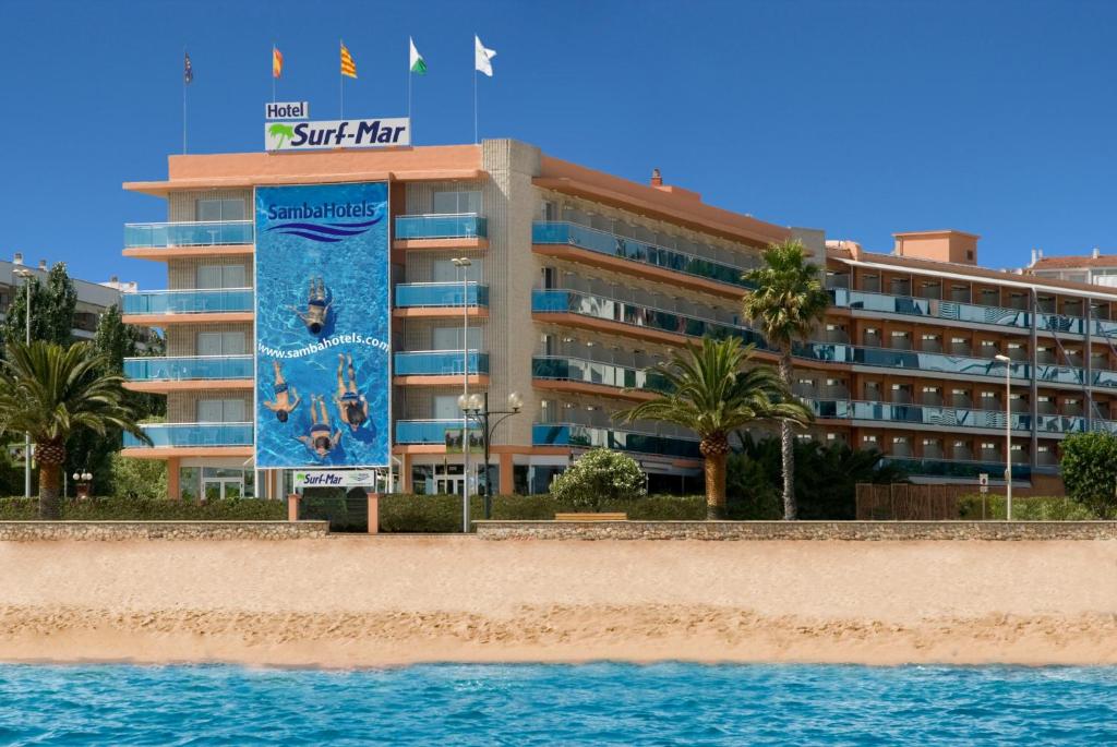 Swimming pool sa o malapit sa Hotel Surf Mar
