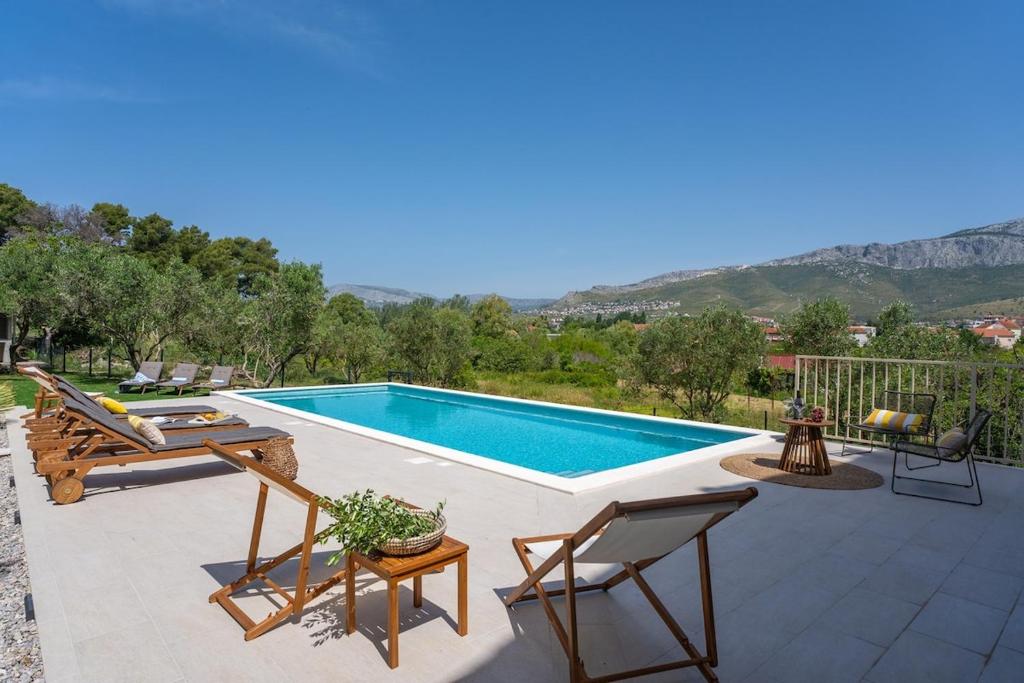 Vila Obzor with a heated pool