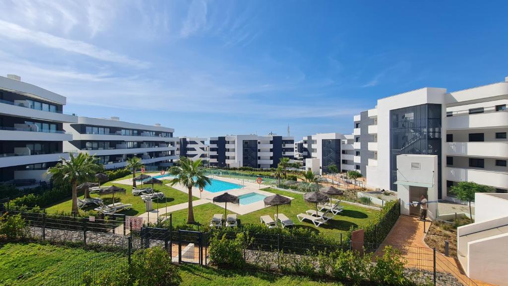Mara's Apartments Higuerón West - Premium Dual Apartment - 3 Community Pools