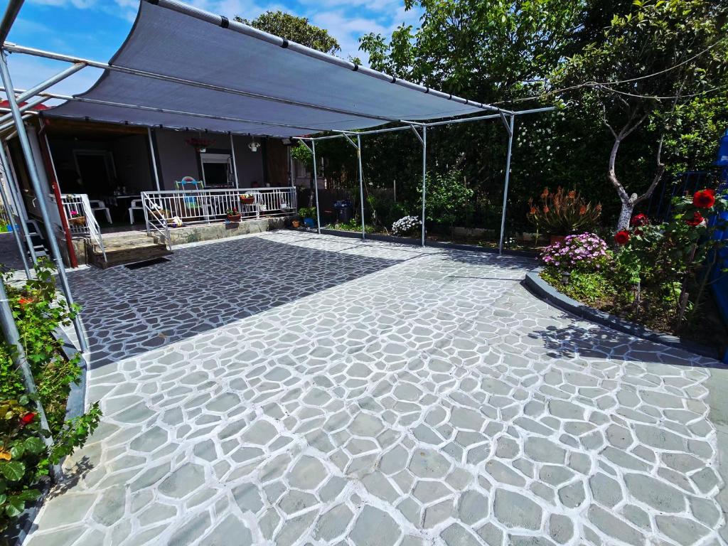 KYRIAKOS House
