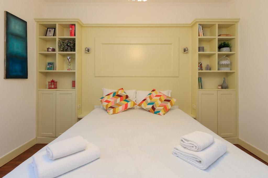 Xenia - 3 room apt in Via Ippodromo 14