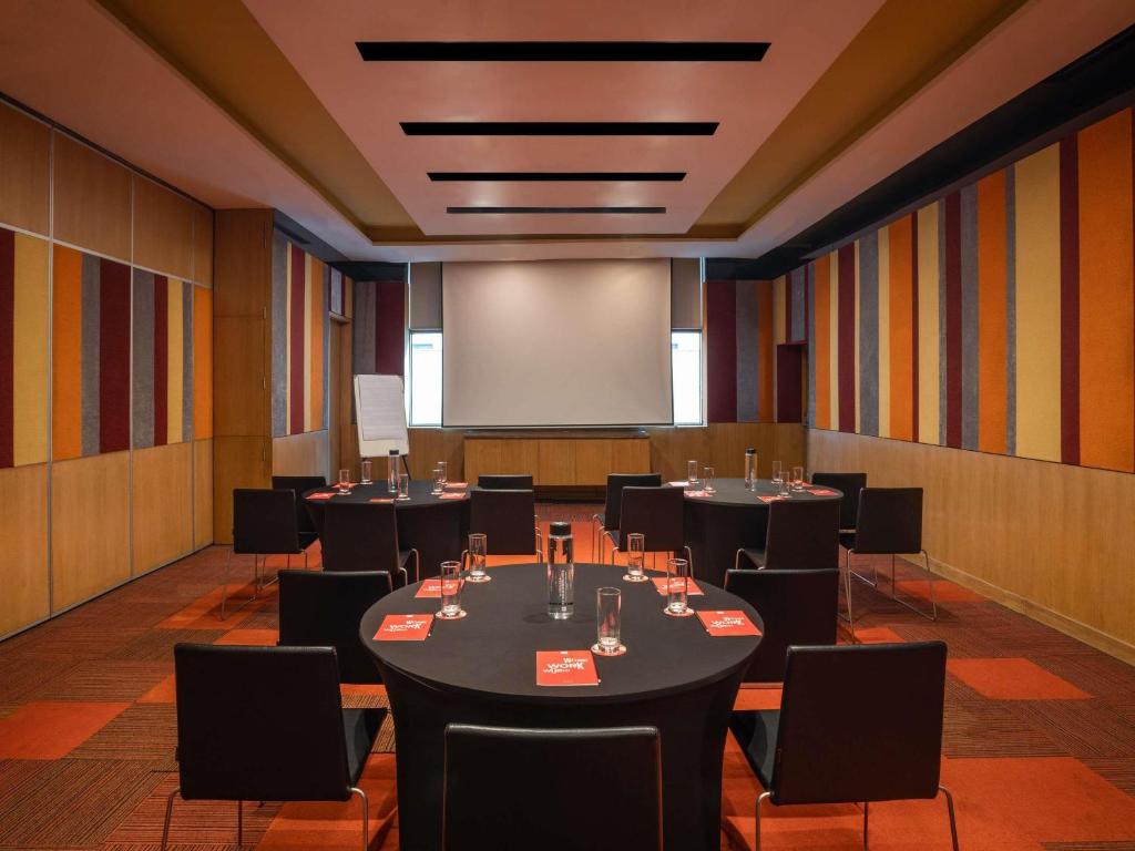 لابی و فضای عمومی ibis New Delhi Aerocity - An Accor Brand - تصویر ۵