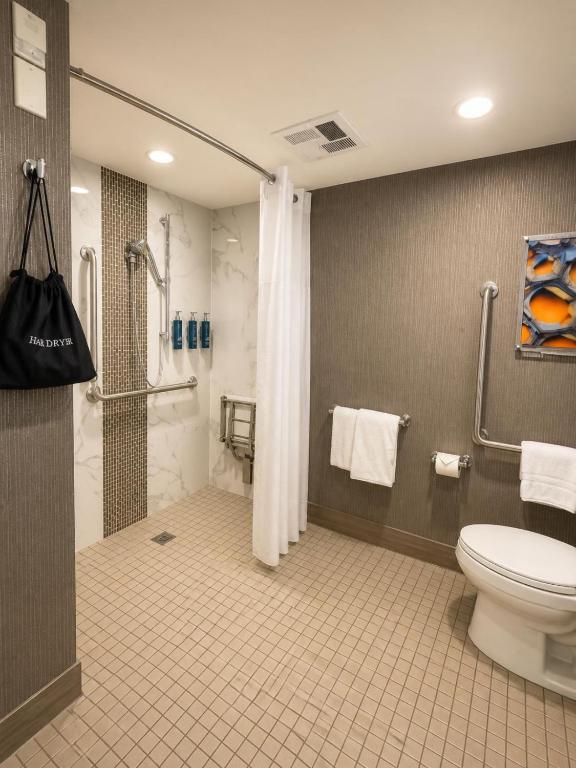 Doubletree by Hilton Toronto Airport, ON photo