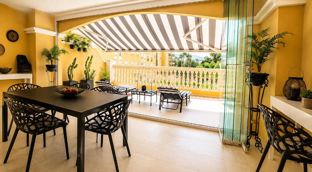 Apartamento Sofia Denia con piscina y terraza soleada con vistas al Montgó by Family Homes Rentals