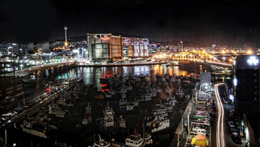Nespecifikovaný výhled na destinaci Pusan nebo výhled na město při pohledu z hotelu