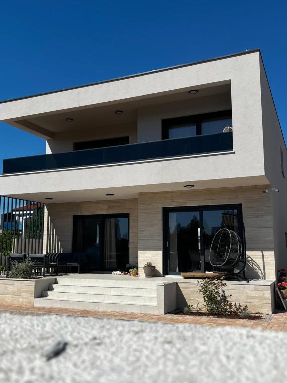 Villa Nika
