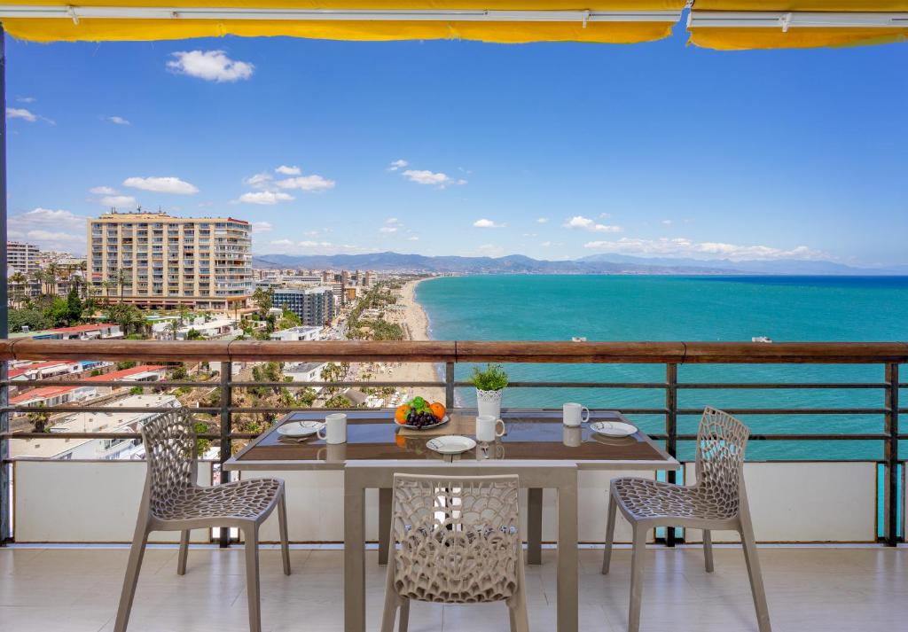 Premium Beachfront Stay in La Carihuela 2