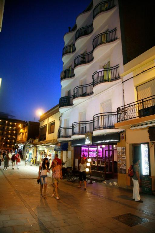 Aparthotel Iris, Malgrat de Mar – Updated 2023 Prices