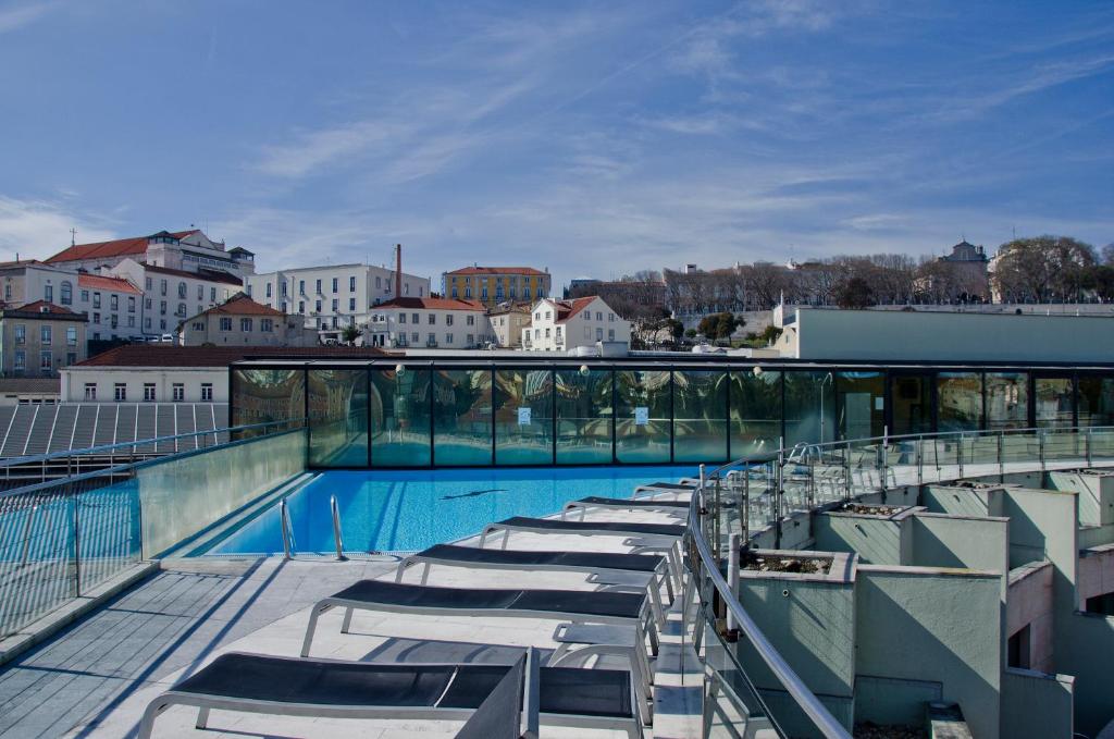 Bazén v ubytování VIP Executive Eden Aparthotel nebo v jeho okolí
