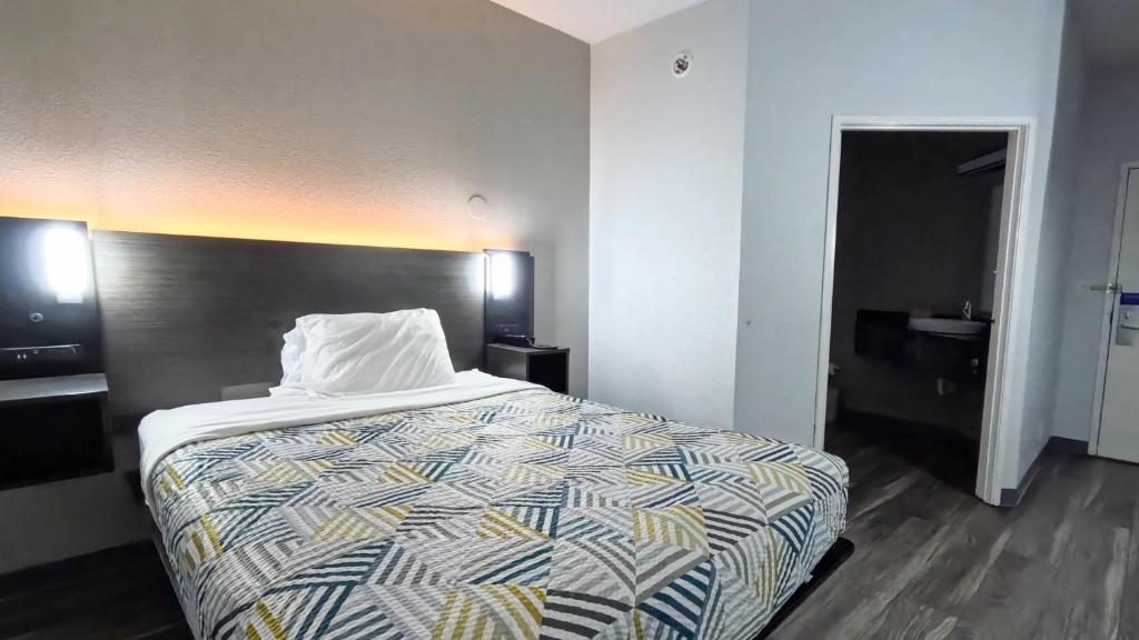 Motel 6-Brownsville, TX - 