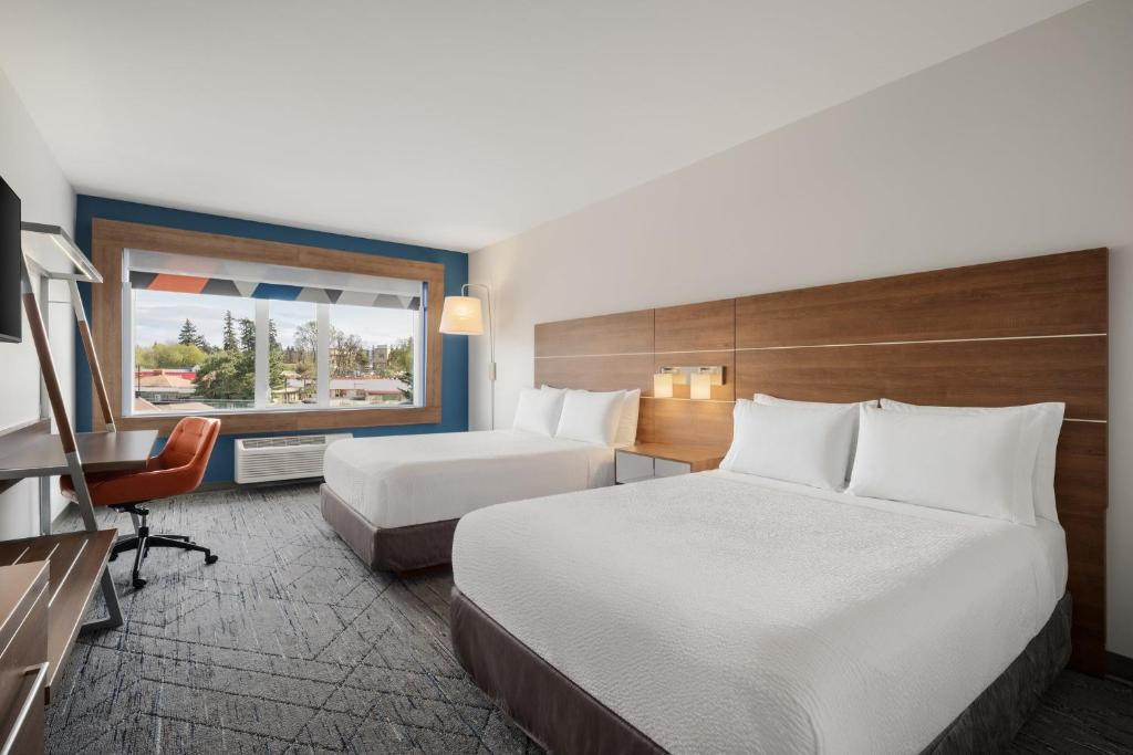 Holiday Inn Express & Suites Victoria-Colwood by IHG photo