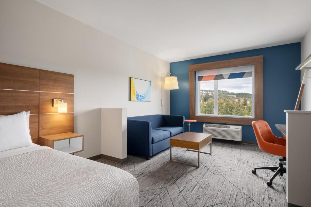 Holiday Inn Express & Suites Victoria-Colwood by IHG photo