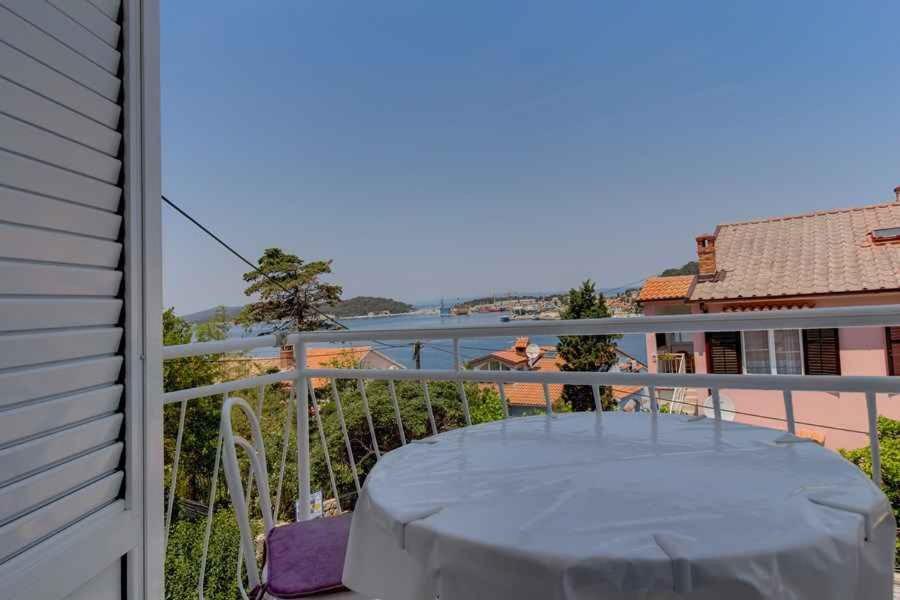 Apartments near Beach in Mali Losinj 15032