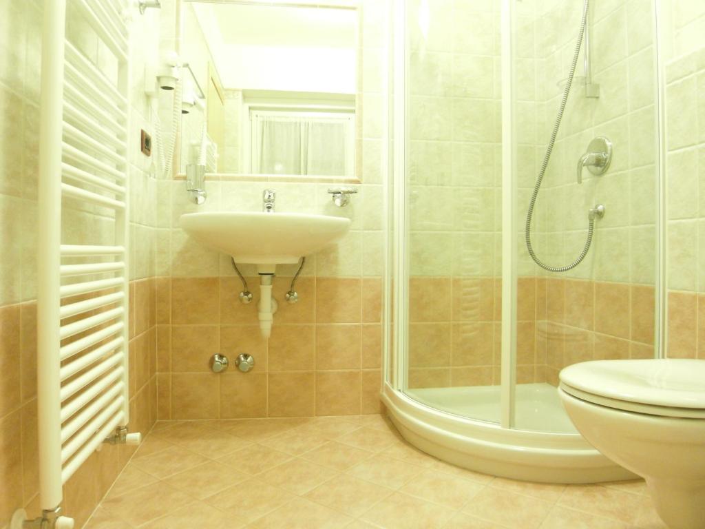 Koupelna v ubytování Hotel L'Ideale
