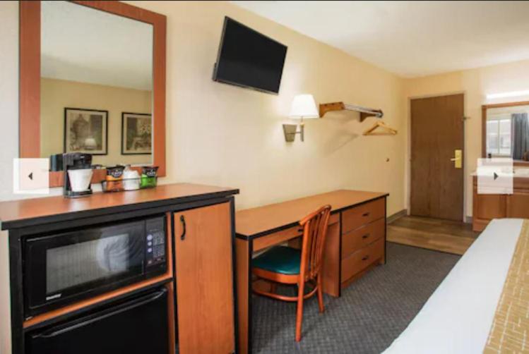 Travelodge by Wyndham Colorado Springs Airport - Peterson SFB - キングルーム 禁煙