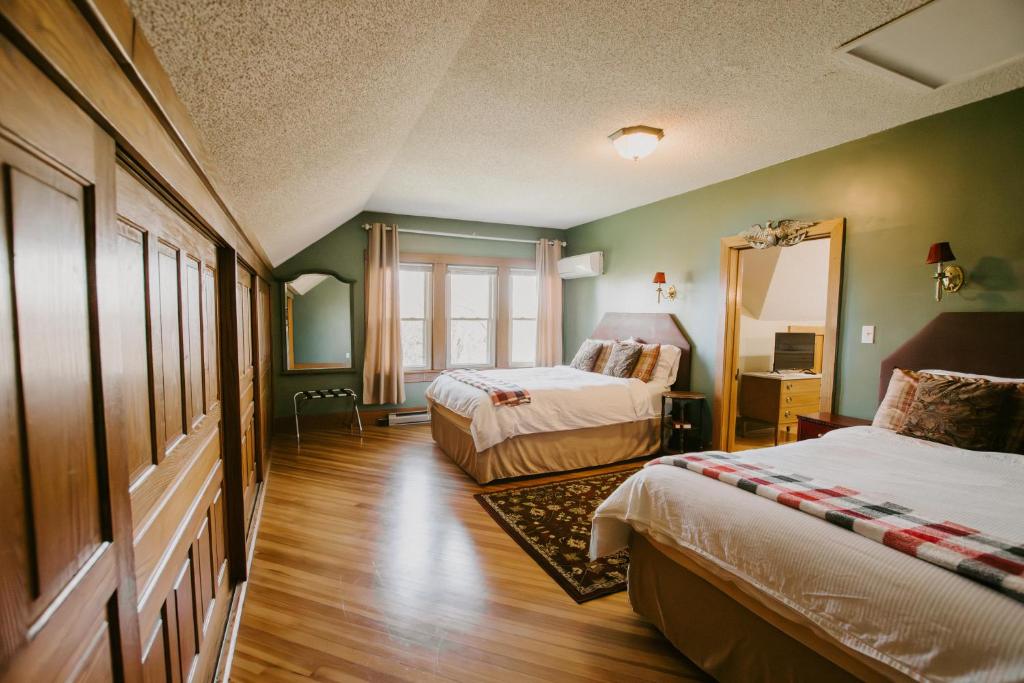 The Inn at Ragged Edge - Suite Queen