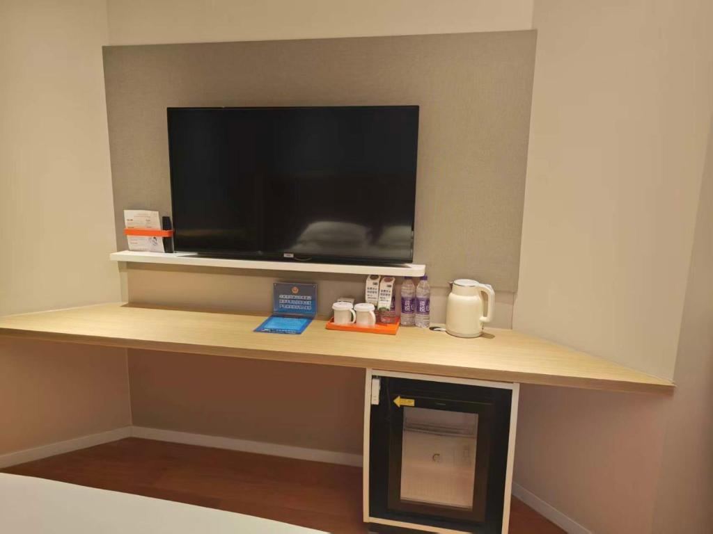 لابی و فضای عمومی Holiday Inn Express Beijing Yizhuang Tongminghu - تصویر ۵