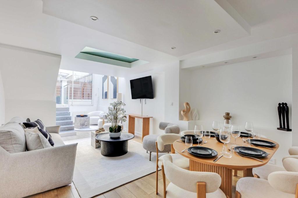 Parisian Duplex 1BR 6P - in the heart of the Marais