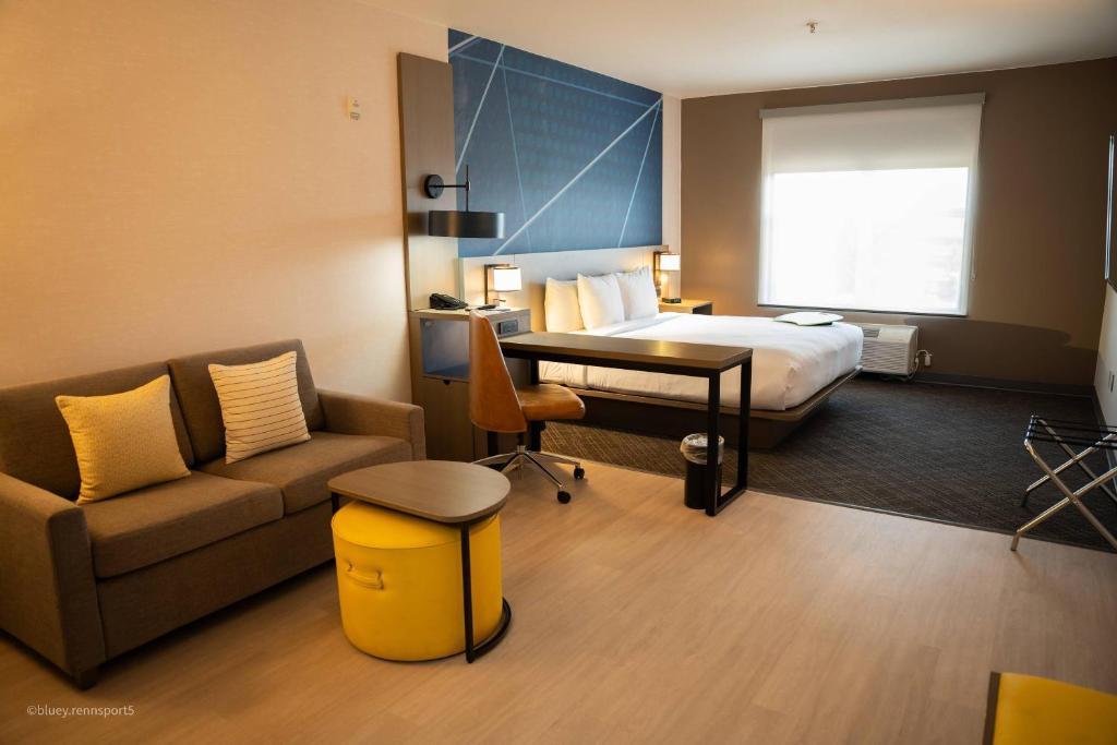 Comfort Suites Airport Tukwila Seattle photo