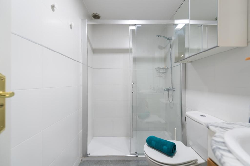 A bathroom at Suites Garden Apartamento 15